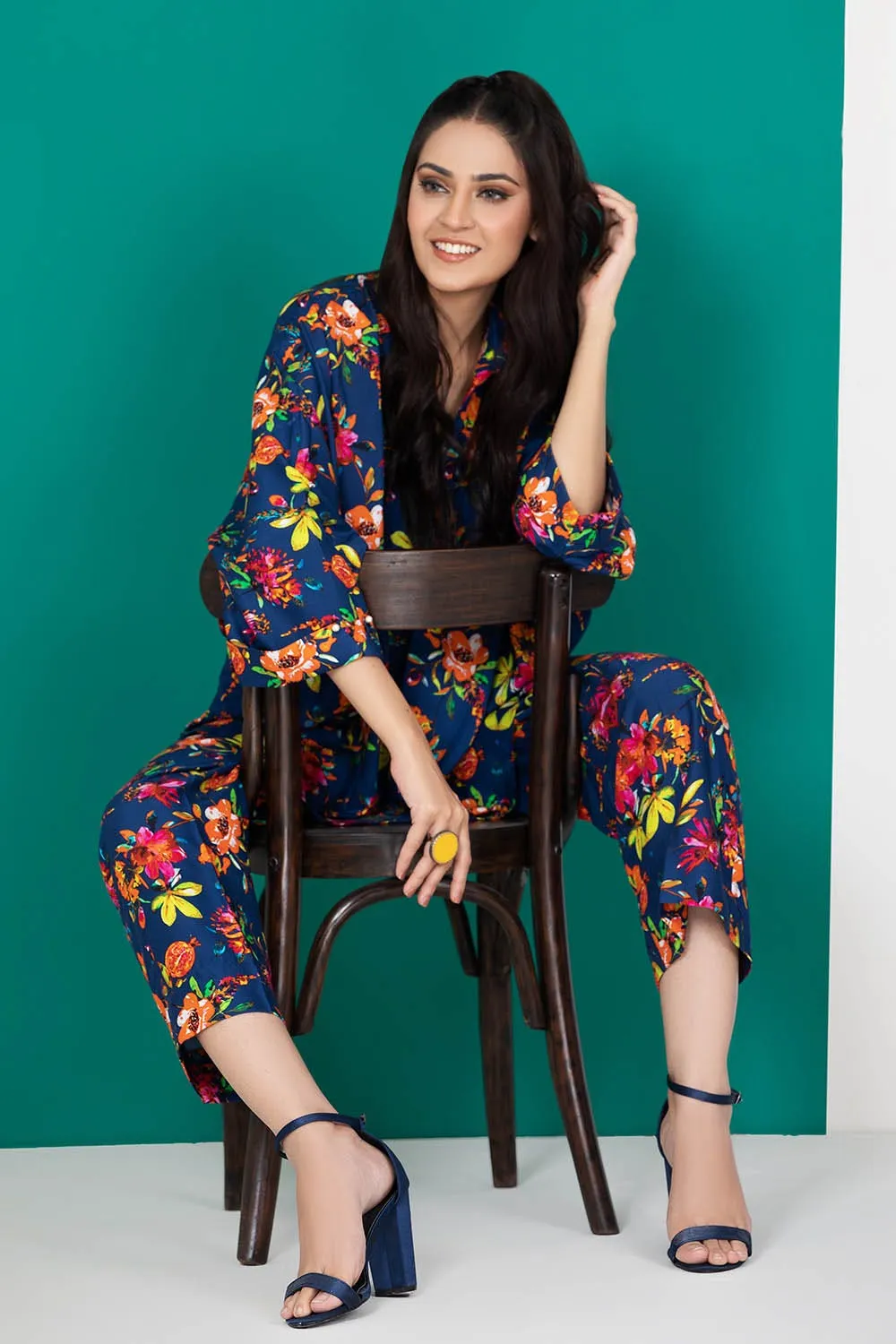 Gul Ahmed Charcoal Collection – 2PC Linen Digital Printed Suit VT-22006